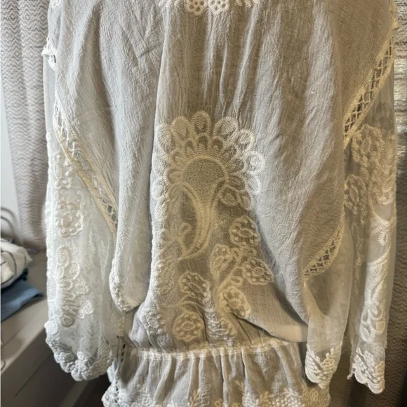 NWOT Amber Shea Elegant White Lace Women's Top Perfection!! great - Picture 2 of 7